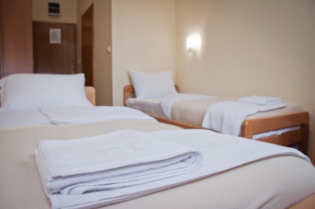 Garni Hotel Alma Pirot Quarto foto
